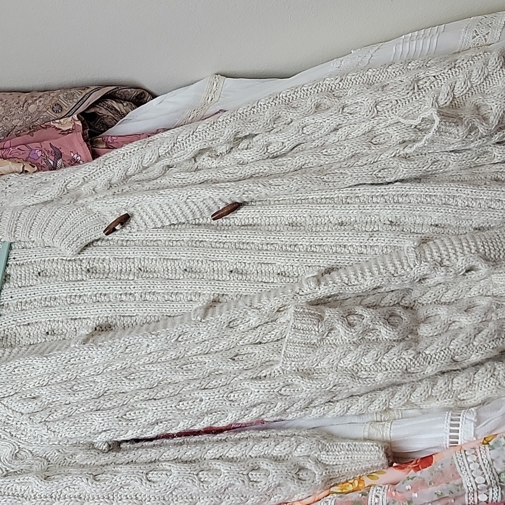 Doen Cozy Cable Knit Sweater in Cream - Picture 5 of 9